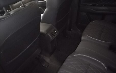 Mitsubishi Outlander III рестайлинг 3, 2022 год, 2 100 000 рублей, 5 фотография