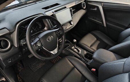 Toyota RAV4, 2018 год, 2 400 000 рублей, 7 фотография