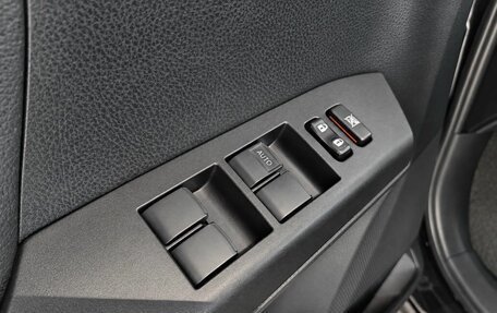 Toyota RAV4, 2018 год, 2 400 000 рублей, 13 фотография