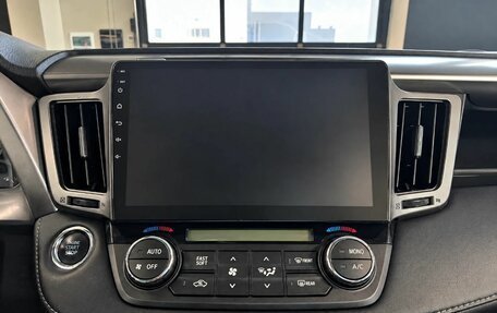 Toyota RAV4, 2018 год, 2 400 000 рублей, 12 фотография