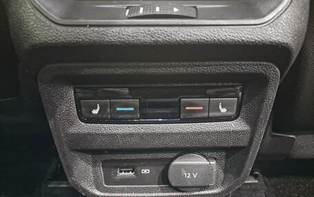 Volkswagen Tiguan II, 2020 год, 3 448 000 рублей, 19 фотография