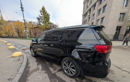 KIA Carnival III, 2018 год, 2 500 000 рублей, 7 фотография