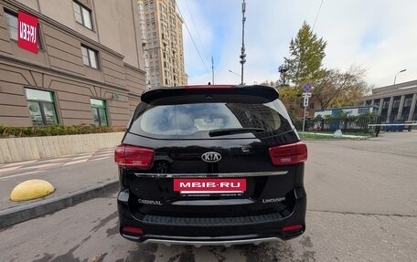 KIA Carnival III, 2018 год, 2 500 000 рублей, 2 фотография