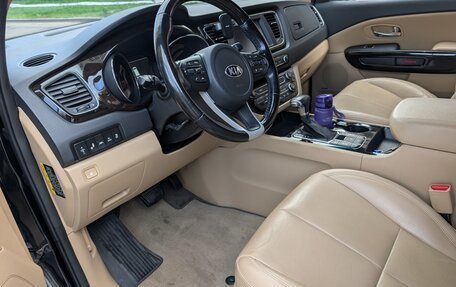 KIA Carnival III, 2018 год, 2 500 000 рублей, 40 фотография