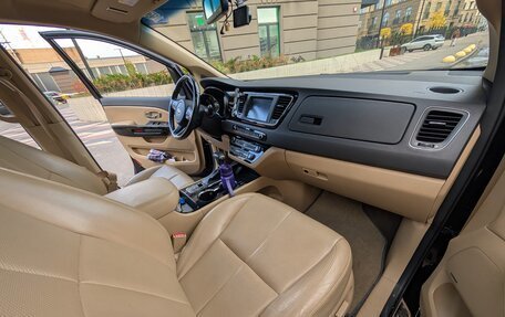 KIA Carnival III, 2018 год, 2 500 000 рублей, 39 фотография