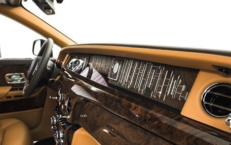 Rolls-Royce Phantom VIII, 2024 год, 80 000 000 рублей, 10 фотография