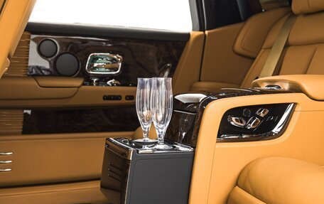 Rolls-Royce Phantom VIII, 2024 год, 80 000 000 рублей, 12 фотография