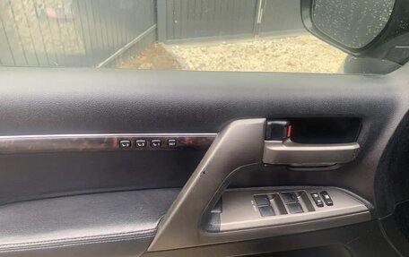 Toyota Land Cruiser 200 рестайлинг 2, 2011 год, 3 300 000 рублей, 7 фотография