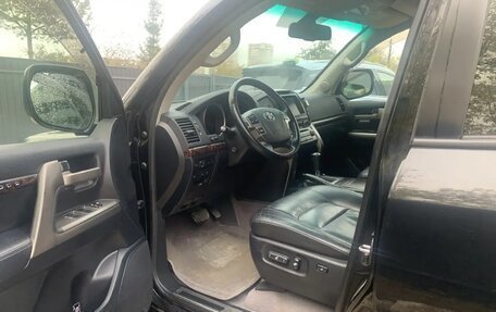 Toyota Land Cruiser 200 рестайлинг 2, 2011 год, 3 300 000 рублей, 9 фотография