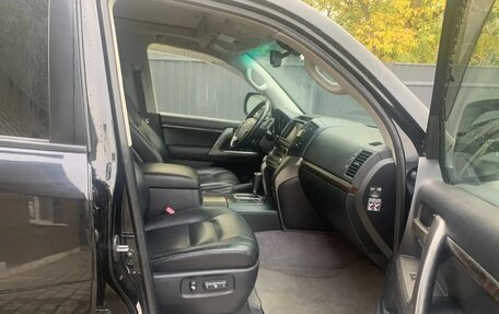 Toyota Land Cruiser 200 рестайлинг 2, 2011 год, 3 300 000 рублей, 10 фотография