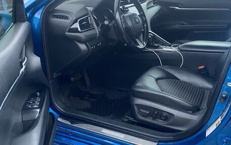 Toyota Camry, 2019 год, 1 930 000 рублей, 3 фотография