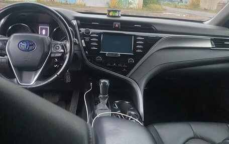 Toyota Camry, 2019 год, 1 930 000 рублей, 7 фотография