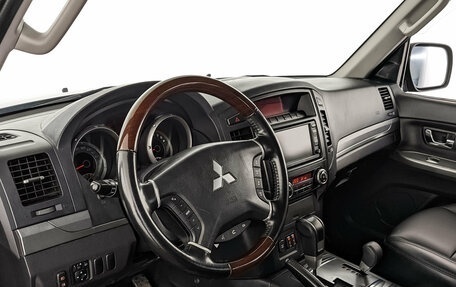 Mitsubishi Pajero IV рестайлинг 2, 2012 год, 2 220 000 рублей, 15 фотография