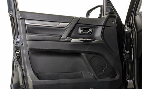 Mitsubishi Pajero IV рестайлинг 2, 2012 год, 2 220 000 рублей, 19 фотография