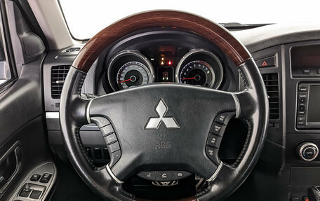 Mitsubishi Pajero IV рестайлинг 2, 2012 год, 2 220 000 рублей, 21 фотография
