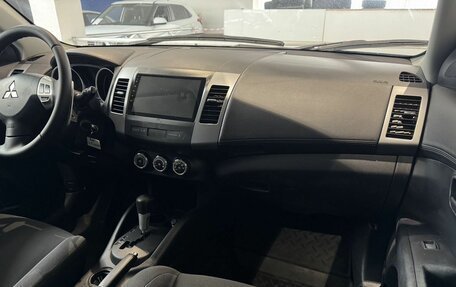 Mitsubishi Outlander III рестайлинг 3, 2009 год, 999 000 рублей, 19 фотография