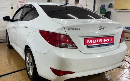 Hyundai Solaris II рестайлинг, 2014 год, 900 000 рублей, 3 фотография