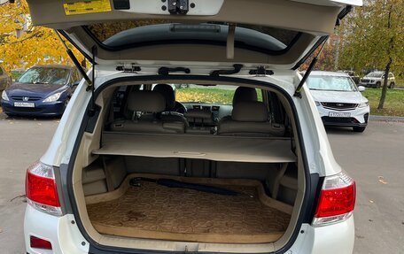Toyota Highlander III, 2011 год, 1 800 000 рублей, 4 фотография