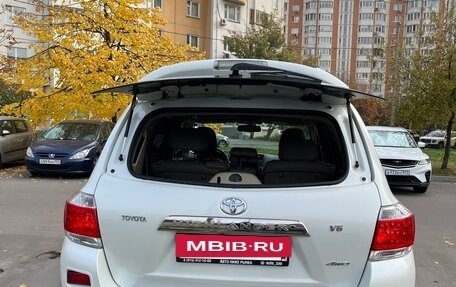 Toyota Highlander III, 2011 год, 1 800 000 рублей, 5 фотография