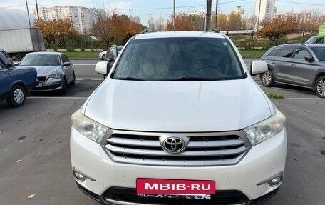 Toyota Highlander III, 2011 год, 1 800 000 рублей, 3 фотография