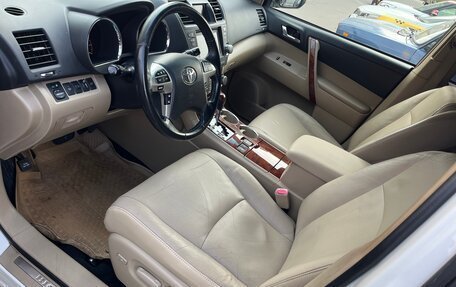 Toyota Highlander III, 2011 год, 1 800 000 рублей, 8 фотография