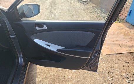Hyundai Solaris II рестайлинг, 2012 год, 700 000 рублей, 8 фотография