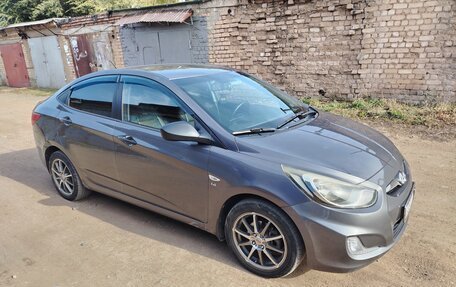 Hyundai Solaris II рестайлинг, 2012 год, 700 000 рублей, 12 фотография