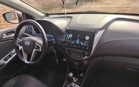 Hyundai Solaris II рестайлинг, 2012 год, 700 000 рублей, 11 фотография