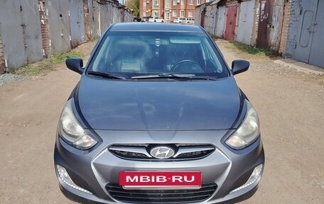 Hyundai Solaris II рестайлинг, 2012 год, 700 000 рублей, 14 фотография