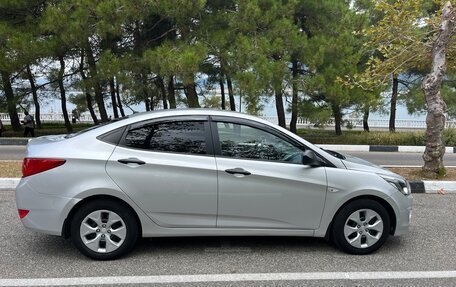 Hyundai Solaris II рестайлинг, 2015 год, 750 000 рублей, 4 фотография