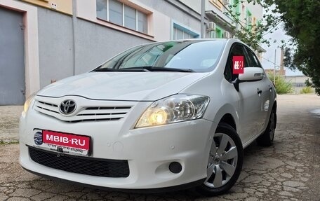 Toyota Auris II, 2010 год, 925 000 рублей, 1 фотография