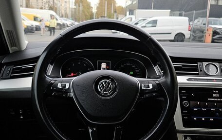 Volkswagen Passat B8 рестайлинг, 2019 год, 2 399 000 рублей, 13 фотография