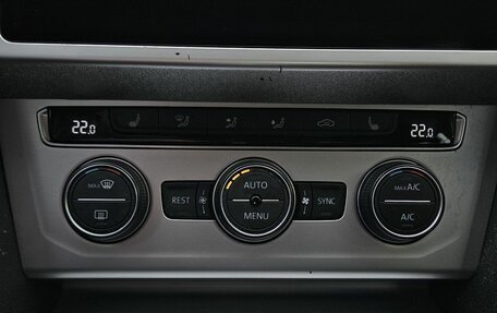 Volkswagen Passat B8 рестайлинг, 2019 год, 2 399 000 рублей, 23 фотография