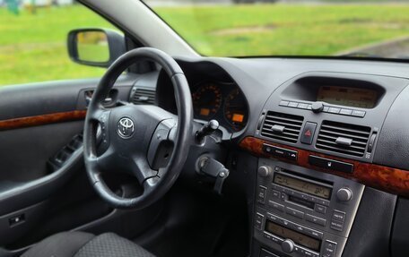 Toyota Avensis III рестайлинг, 2003 год, 495 000 рублей, 7 фотография