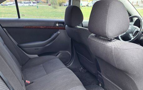 Toyota Avensis III рестайлинг, 2003 год, 495 000 рублей, 11 фотография
