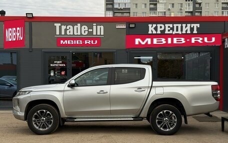 Mitsubishi L200 IV рестайлинг, 2019 год, 2 400 000 рублей, 7 фотография