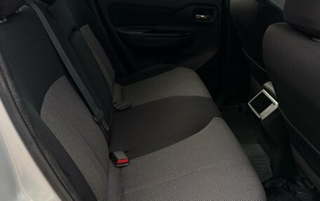 Mitsubishi L200 IV рестайлинг, 2019 год, 2 400 000 рублей, 27 фотография