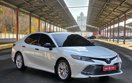 Toyota Camry, 2019 год, 2 950 000 рублей, 2 фотография