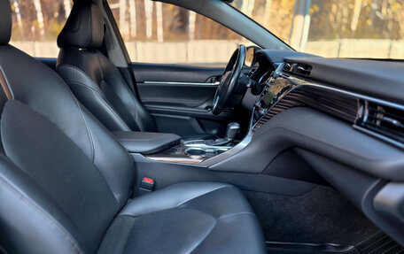 Toyota Camry, 2019 год, 2 950 000 рублей, 8 фотография