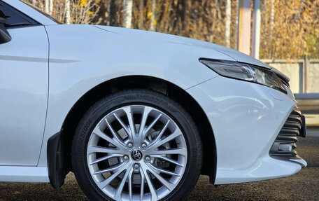 Toyota Camry, 2019 год, 2 950 000 рублей, 20 фотография