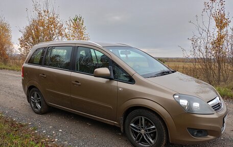 Opel Zafira B, 2013 год, 890 000 рублей, 3 фотография