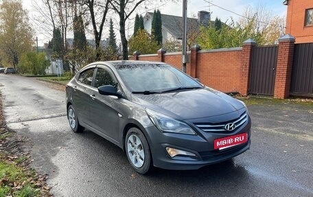Hyundai Solaris II рестайлинг, 2016 год, 900 000 рублей, 2 фотография