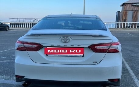 Toyota Camry, 2018 год, 3 150 000 рублей, 10 фотография