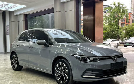 Volkswagen Golf VIII, 2022 год, 1 799 700 рублей, 2 фотография
