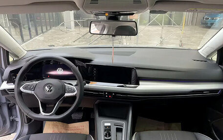 Volkswagen Golf VIII, 2022 год, 1 799 700 рублей, 7 фотография