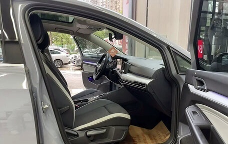 Volkswagen Golf VIII, 2022 год, 1 799 700 рублей, 18 фотография