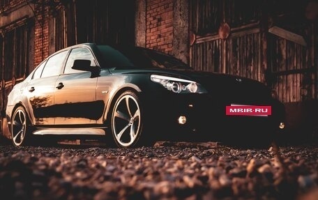 BMW 5 серия, 2005 год, 1 700 000 рублей, 2 фотография