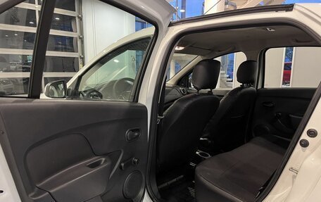 Renault Logan II, 2020 год, 735 000 рублей, 24 фотография