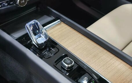 Volvo XC60 II, 2025 год, 6 390 000 рублей, 25 фотография