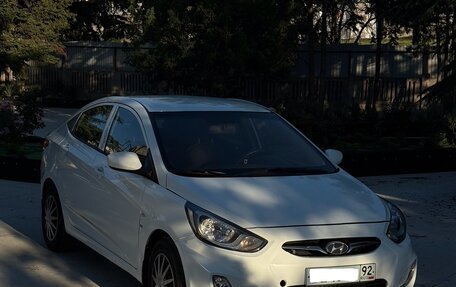 Hyundai Solaris II рестайлинг, 2013 год, 730 000 рублей, 4 фотография